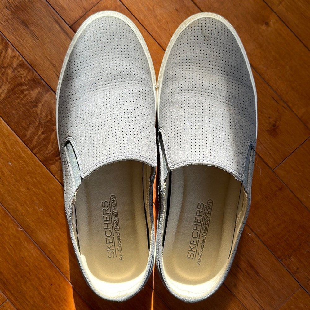 EUC Skechers sneaker mules